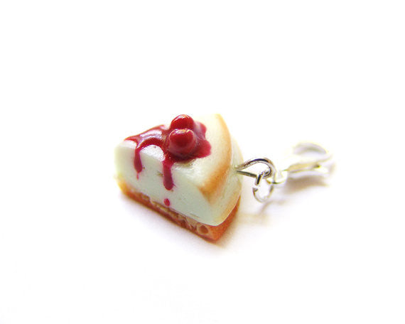 Cherry Cheesecake Charm - Sucre Sucre Miniatures