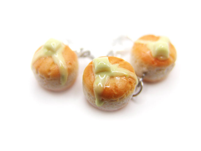 Fluffy Solo Biscuit Charm
