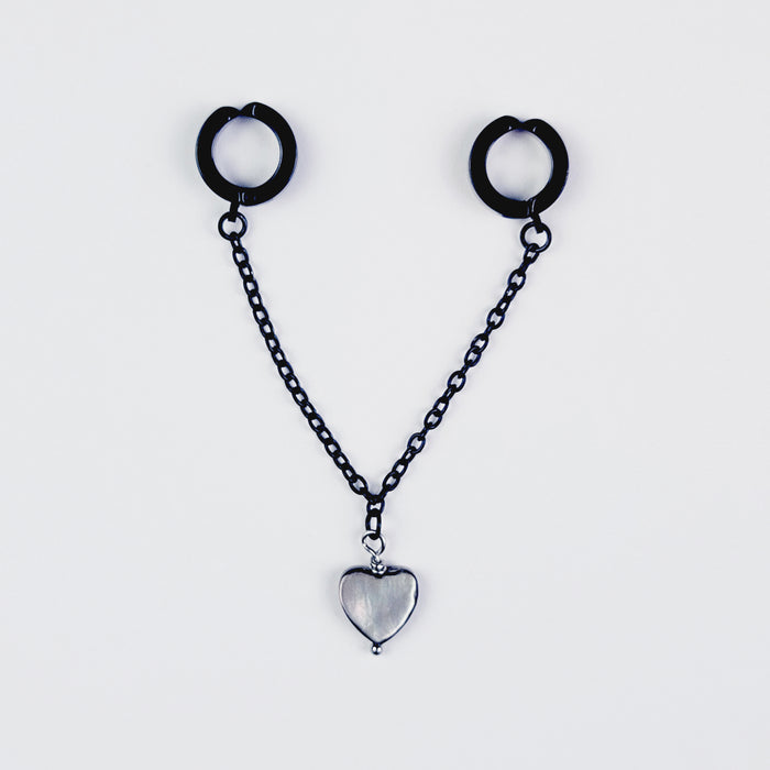 Labia Chain Dangle, Non Piercing, Black with Shell Heart.